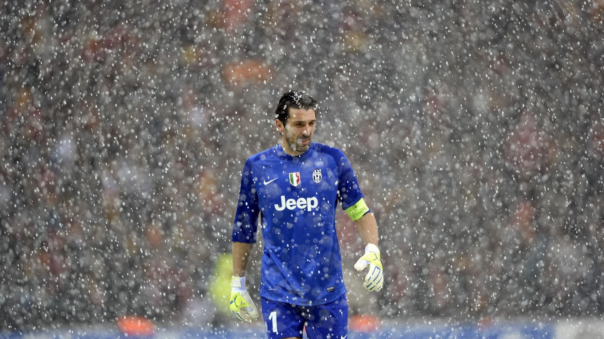 开云网页-冰面不滑?瑞士前锋雪地过人三连晃,全场惊叫!,瑞士滑雪国家队