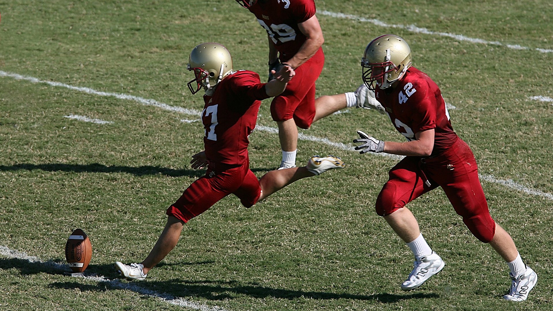 特色青训基地“高端+普及”同步推进，打造多层级绿色生态体系，青少年特训练学校